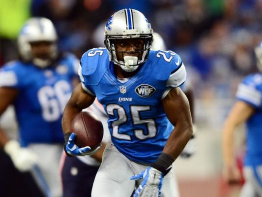 Detroit Lions running back Theo Riddick runs after making a catch against the Chicago Bears at Ford Field. (Photo: Andrew Weber USA TODAY Sports)